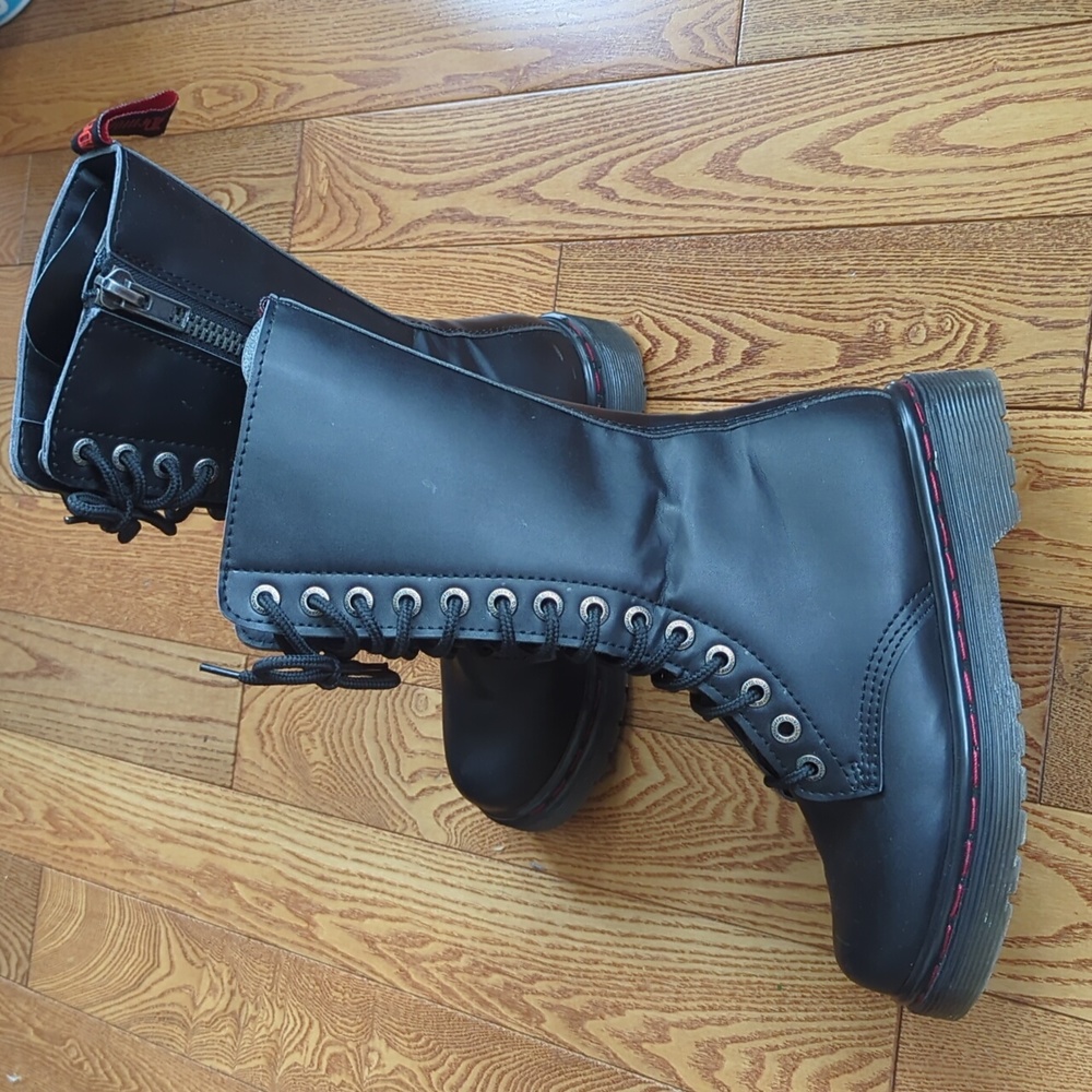 Wmns 7 Demonia Battlefield Boots